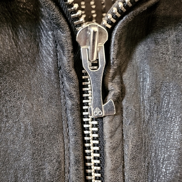 Bess, distressed, black leather, zip front jacket. Unisex, size M. - Picture 5 of 9